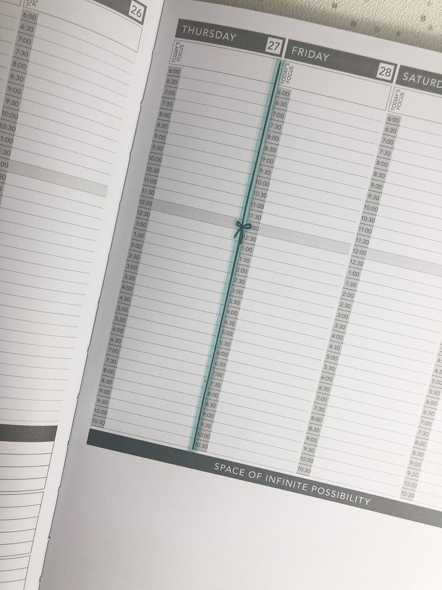 Transparent Vertical Bow Dividers (3 colour options)